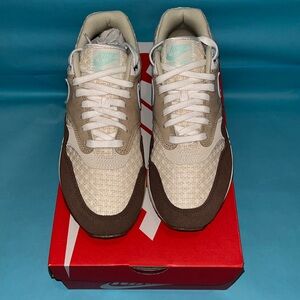 Nike Air Max 1 Crepe Hemp Size 7M/8.5W